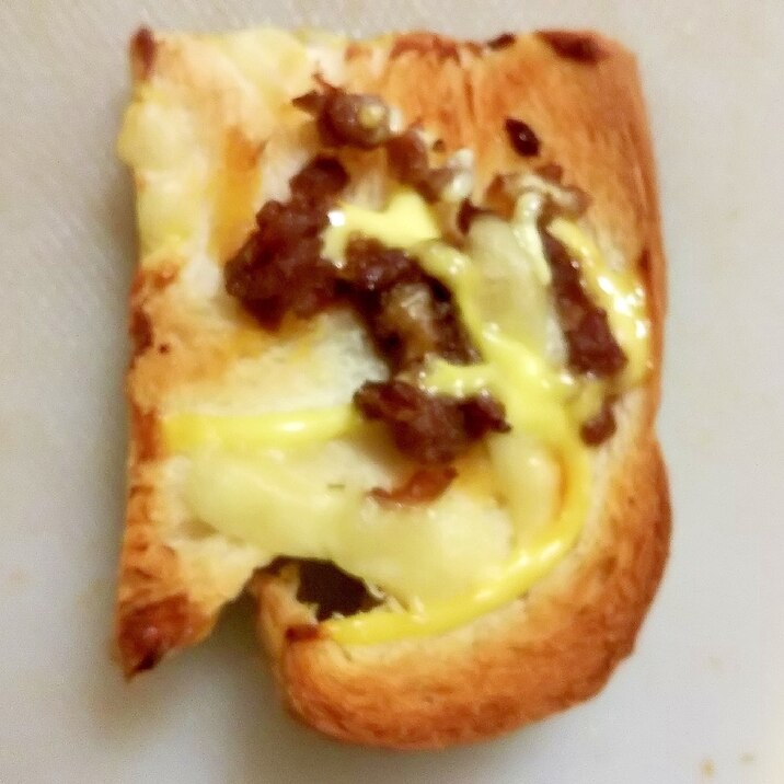 台湾ミンチチーズマヨネーズトースト